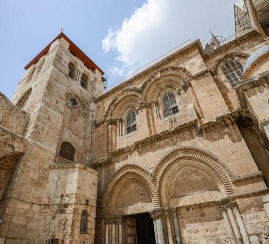 Renowacja posadzki w Bazylice Grobu Pańskiego w Jerozolimie