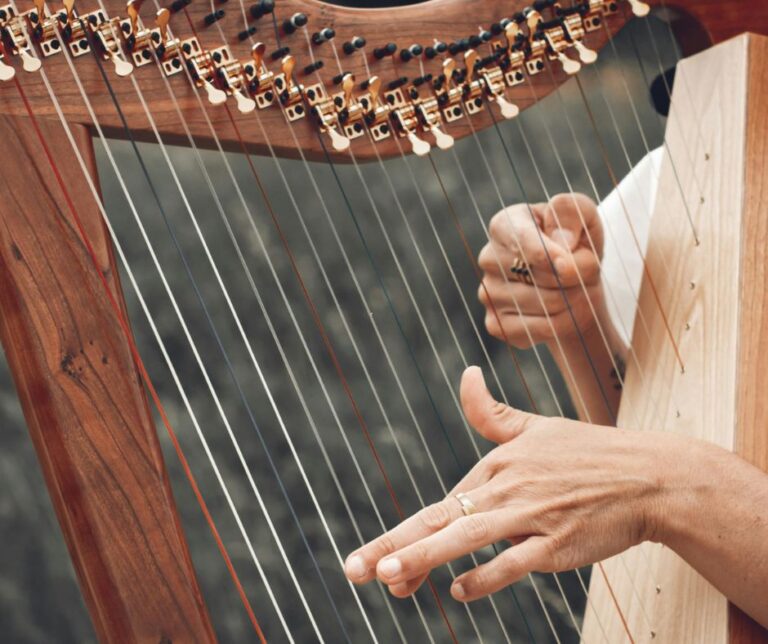 Harfa – od biblijnego symbolu do współczesnej ikony Izraela